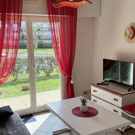 Апартаменты 2 Pieces En Rez-de-jardin A Cabourg, Proche Mer Et Thalasso - Fr-1-487-361