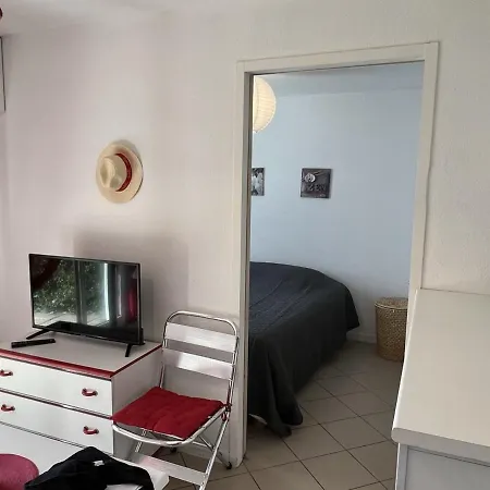 2 Pieces En Rez-de-jardin A Cabourg, Proche Mer Et Thalasso - Fr-1-487-361 Кабур