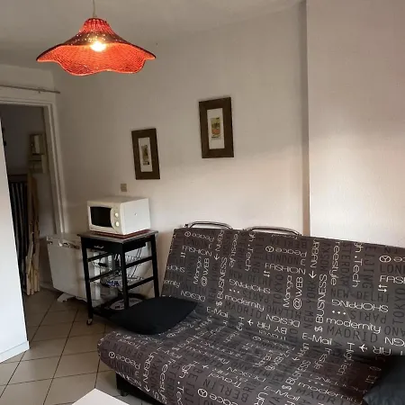 2 Pieces En Rez-de-jardin A Cabourg, Proche Mer Et Thalasso - Fr-1-487-361 Апартаменты