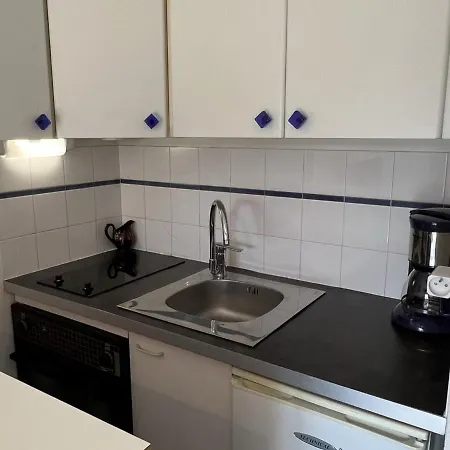 2 Pieces En Rez-de-jardin A Cabourg, Proche Mer Et Thalasso - Fr-1-487-361 * Кабур
